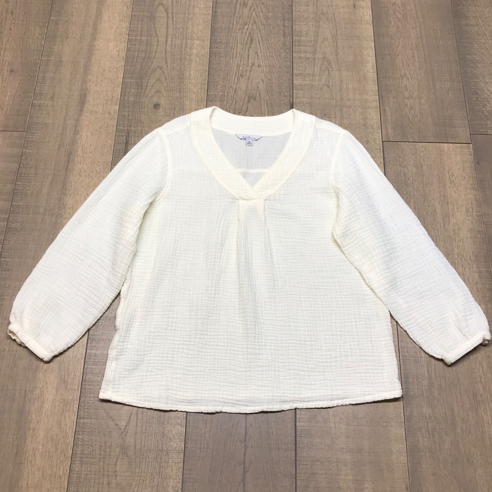 L.L.‎ Bean Top Shirt Womens Sz M Ivory Cream Gauzy Texture V-Neck Cotton Neutral